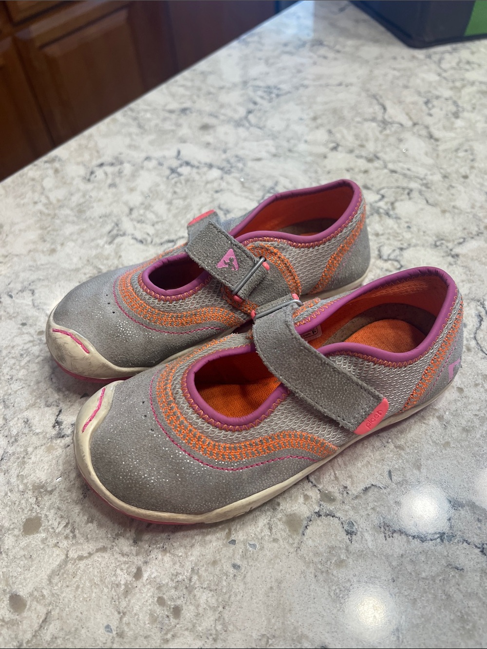 A lot of size 11 shoes. GUC - Picture 2 of 9
